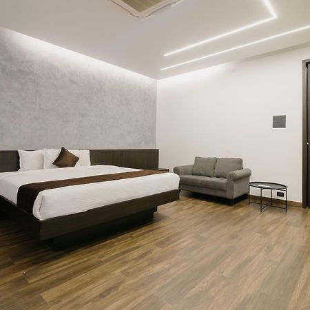 D Wayfarer Inn Resort Erode Dış mekan fotoğraf