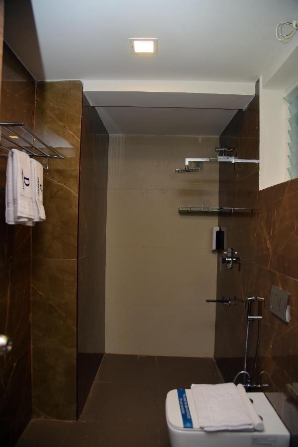 D Wayfarer Inn Resort Erode Dış mekan fotoğraf
