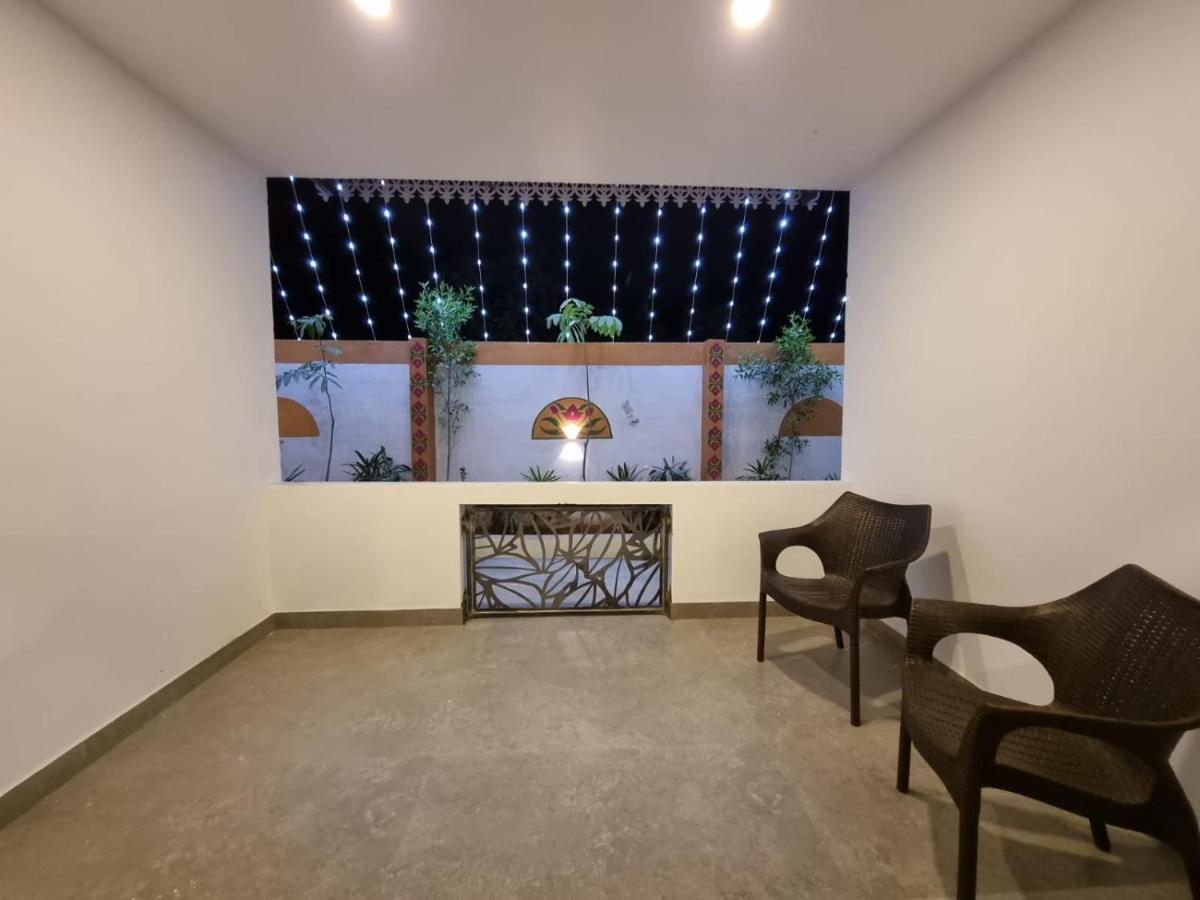 D Wayfarer Inn Resort Erode Dış mekan fotoğraf