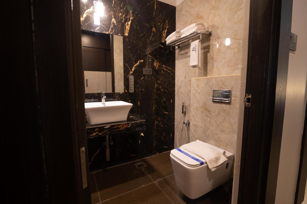 D Wayfarer Inn Resort Erode Dış mekan fotoğraf