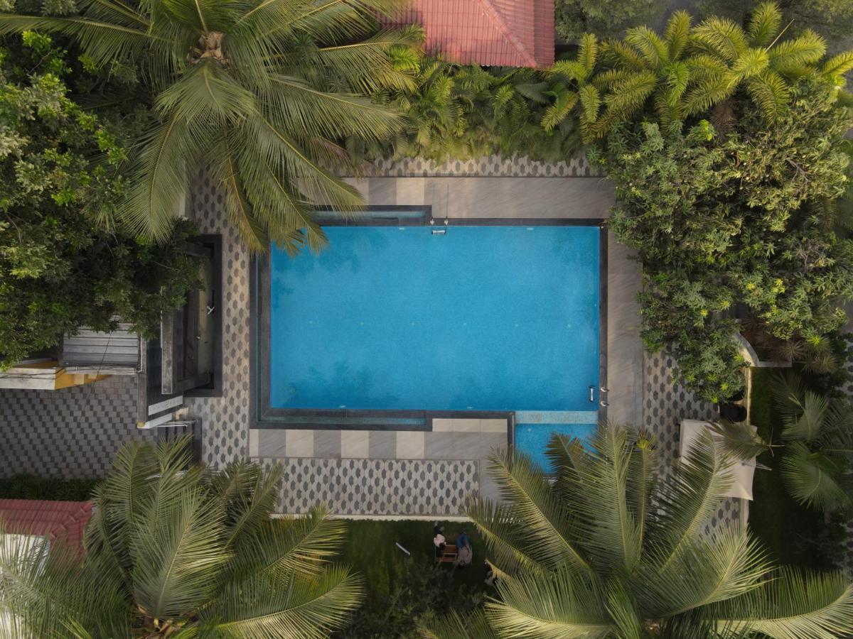 D Wayfarer Inn Resort Erode Dış mekan fotoğraf