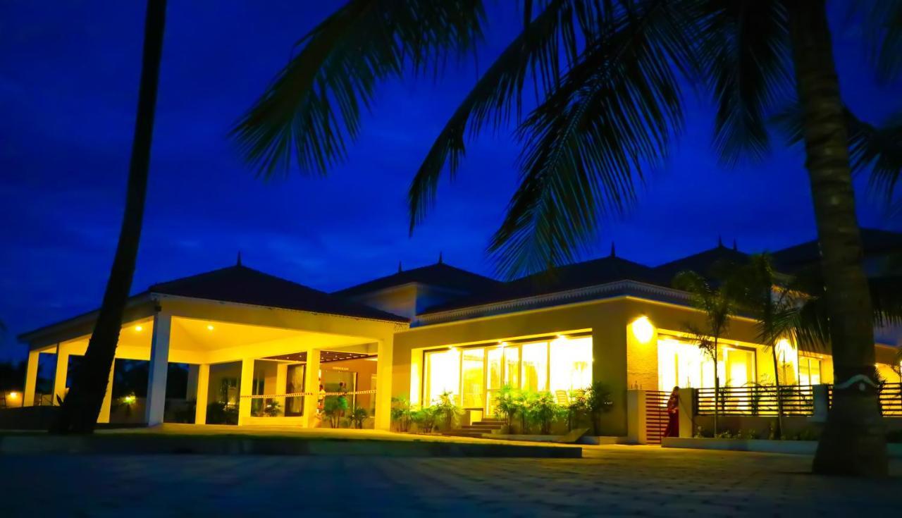 D Wayfarer Inn Resort Erode Dış mekan fotoğraf