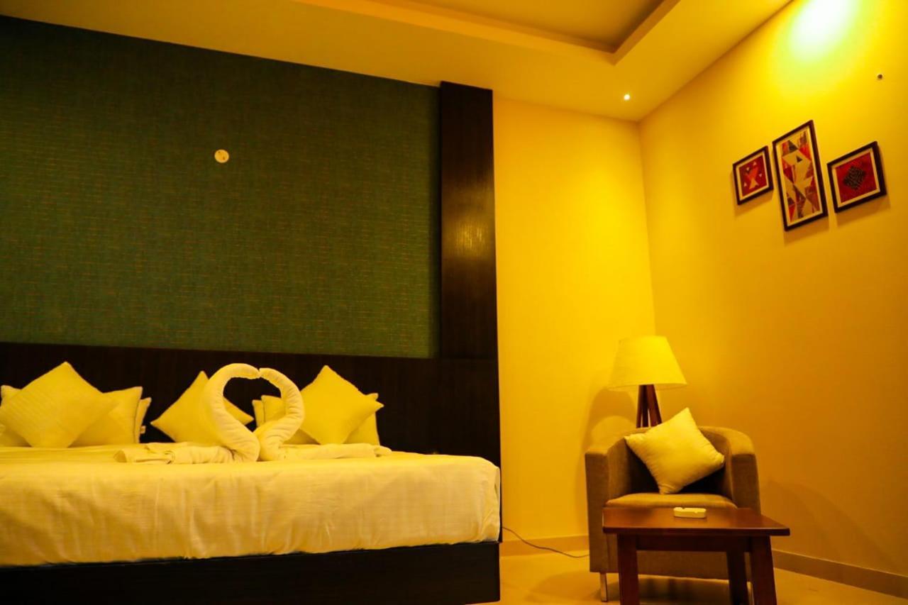 D Wayfarer Inn Resort Erode Dış mekan fotoğraf