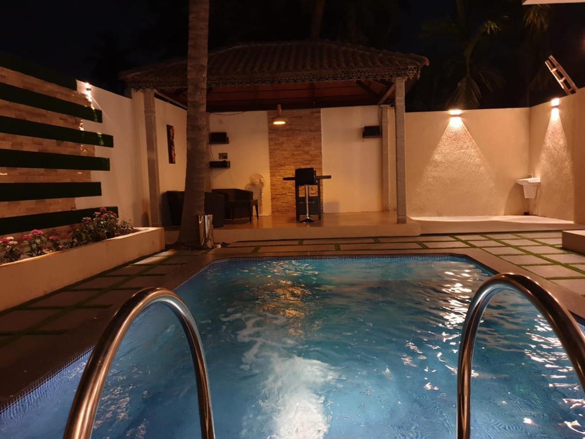 D Wayfarer Inn Resort Erode Dış mekan fotoğraf